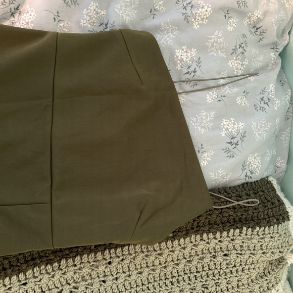 Olive green dress with slit women’s size medium - Picture 6 of 9